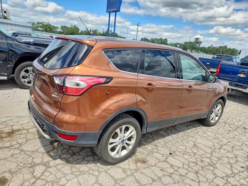 Продаж на аукціоні авто 2017 Ford Escape, vin: 1FMCU9G91HUB67123, номер лоту: 57611656