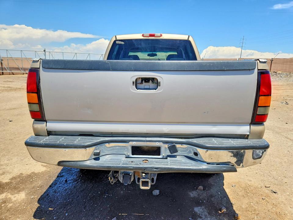 57188846 :رقم المزاد ، 1GTGC23U04F110193 vin ، 2004 Gmc Sierra مزاد بيع