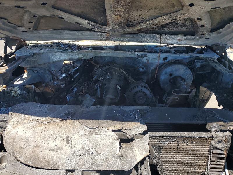 2001 Chevrolet Suburban მანქანა იყიდება აუქციონზე, vin: 3GNFK16T01G205317, აუქციონის ნომერი: 58613636