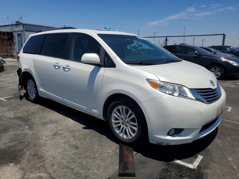 2015 Toyota Sienna მანქანა იყიდება აუქციონზე, vin: 5TDYK3DC9FS541444, აუქციონის ნომერი: 58628086