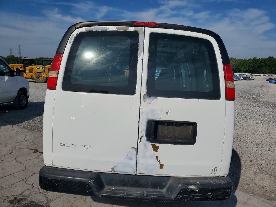 56249766 :رقم المزاد ، 1GCGG25K281204062 vin ، 2008 Chevrolet Express G2500 مزاد بيع