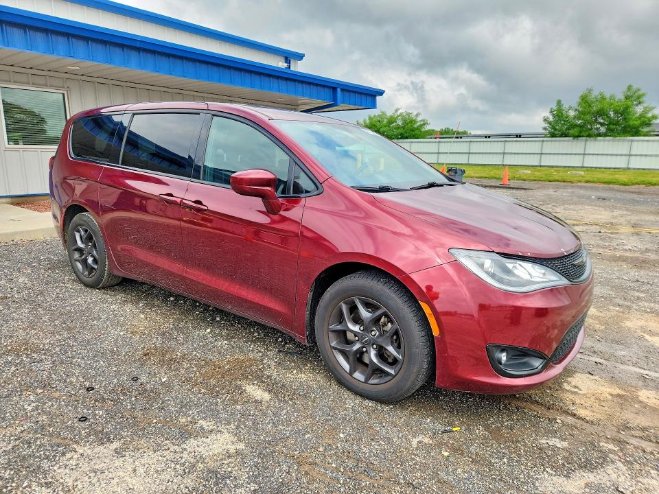 Продаж на аукціоні авто 2018 Chrysler Pacifica, vin: 2C4RC1FG3JR339531, номер лоту: 56476046