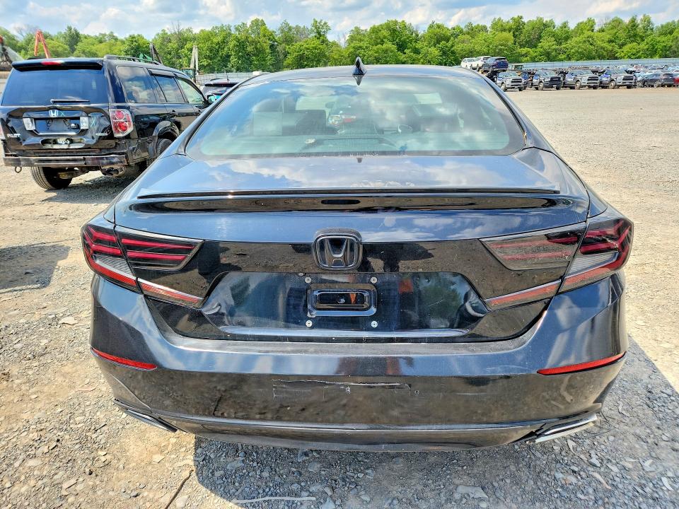 Продажа на аукционе авто 2018 Honda Accord, vin: 1HGCV1F33JA091980, номер лота: 58736696