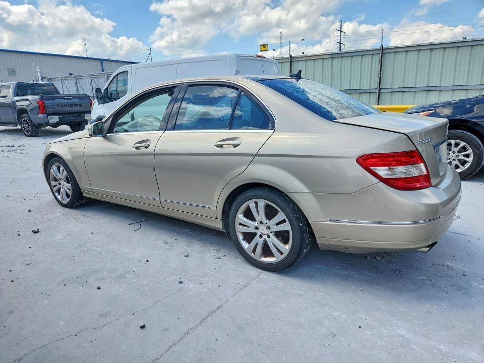 2011 Mercedes-benz C მანქანა იყიდება აუქციონზე, vin: WDDGF8BB3BR138730, აუქციონის ნომერი: 57749436