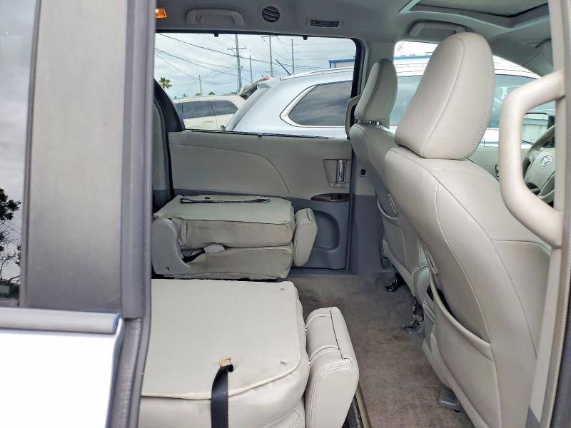 2013 Toyota Sienna მანქანა იყიდება აუქციონზე, vin: 5TDYK3DC6DS328934, აუქციონის ნომერი: 55946146