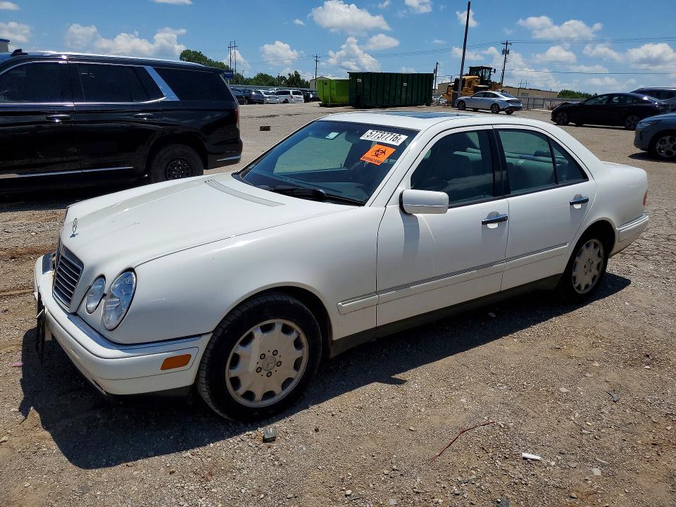57737716 :رقم المزاد ، WDBJF25F5WA624521 vin ، 1998 Mercedes-benz E مزاد بيع