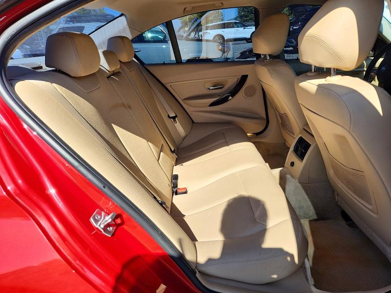 2015 Bmw 320 მანქანა იყიდება აუქციონზე, vin: WBA3B1C54FK136761, აუქციონის ნომერი: 55644026