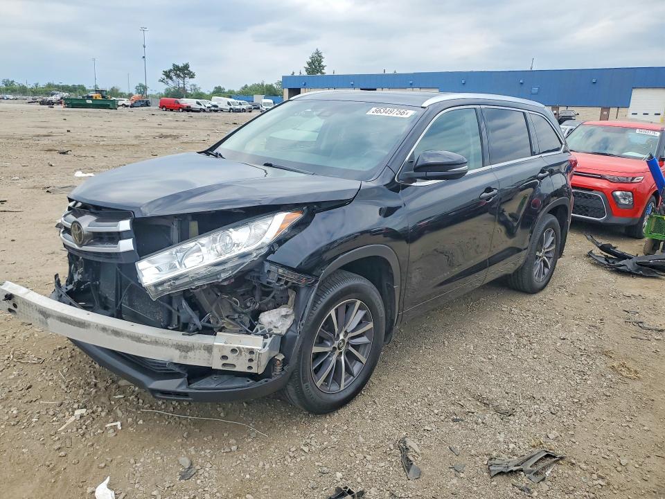 Auction sale of the 2017 Toyota Highlander, vin: 5TDJZRFH1HS460322, lot number: 56349756