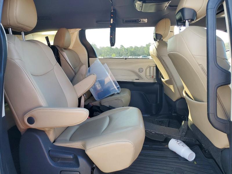 57638016 :رقم المزاد ، 5TDYRKEC9MS054780 vin ، 2021 Toyota Sienna مزاد بيع