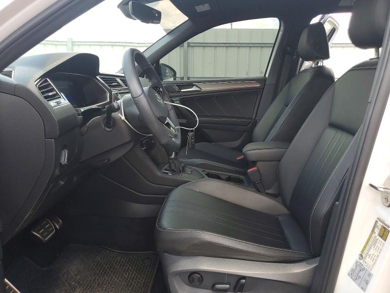 58924986 :رقم المزاد ، 3VVCB7AX9NM040739 vin ، 2022 Volkswagen Tiguan مزاد بيع