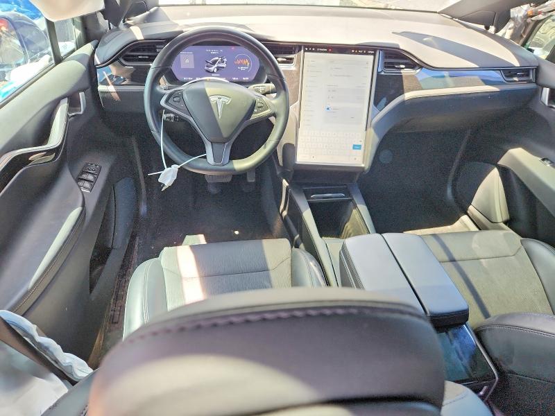 56655406 :رقم المزاد ، 5YJXCDE26JF100050 vin ، 2018 Tesla Model X مزاد بيع