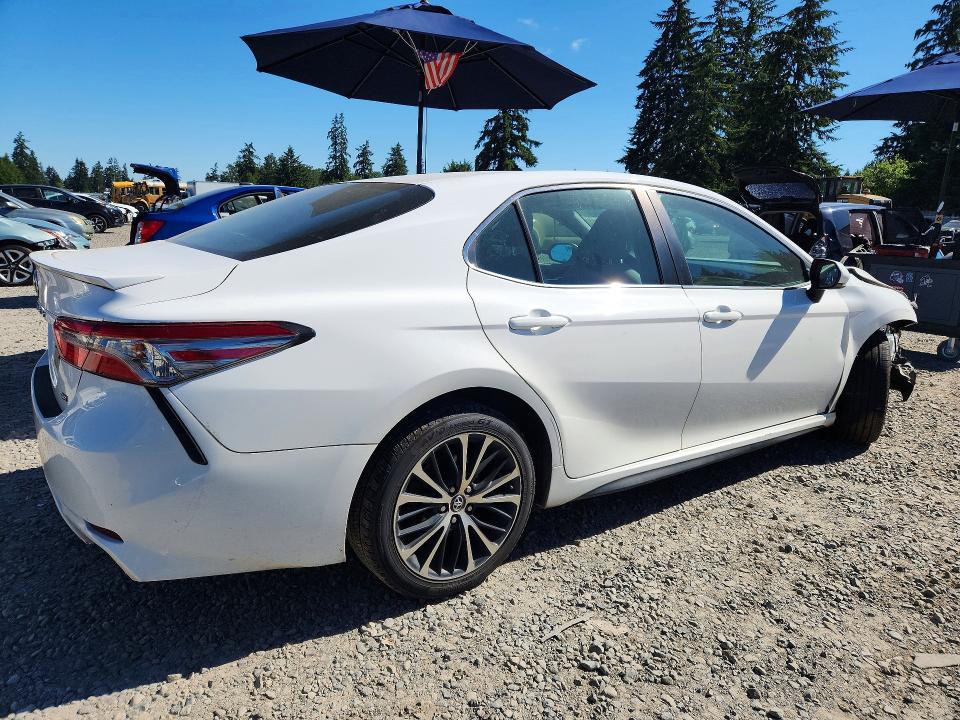 2018 Toyota Camry მანქანა იყიდება აუქციონზე, vin: 4T1B11HK4JU526249, აუქციონის ნომერი: 56187466