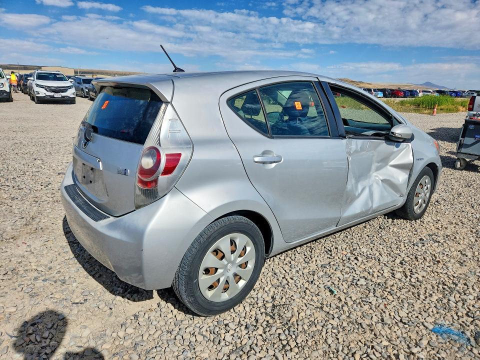 55722856 :رقم المزاد ، JTDKDTB31C1010895 vin ، 2012 Toyota Prius C مزاد بيع