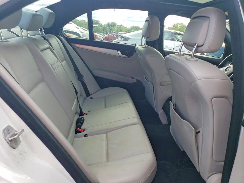 57560686 :رقم المزاد ، WDDGF4HBXER305170 vin ، 2014 Mercedes-benz C مزاد بيع