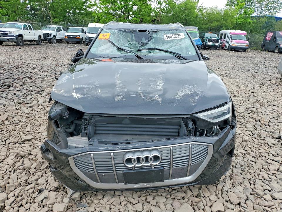 56513026 :رقم المزاد ، WA1LABGE4NB014562 vin ، 2022 Audi E-tron مزاد بيع