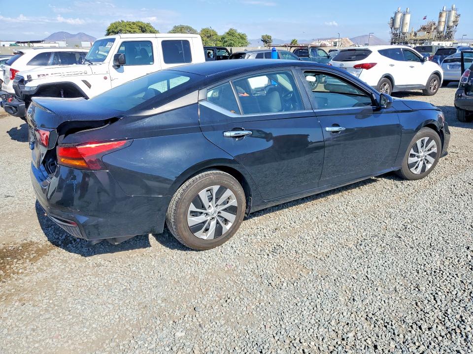 56987586 :رقم المزاد ، 1N4BL4BV2NN345367 vin ، 2022 Nissan Altima مزاد بيع