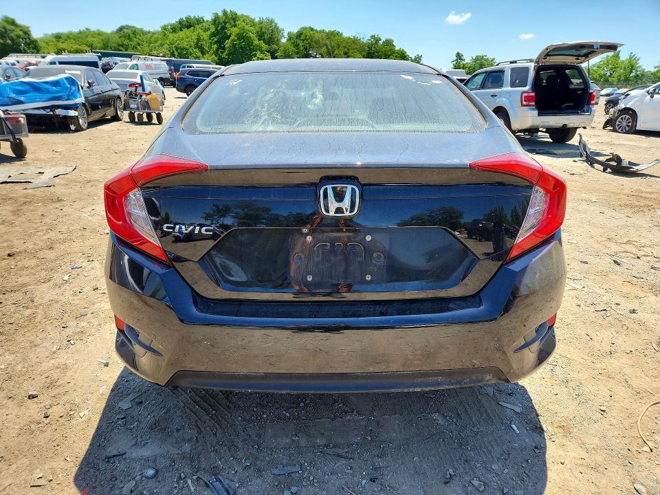 55656426 :رقم المزاد ، 2HGFC2F56JH521366 vin ، 2018 Honda Civic مزاد بيع