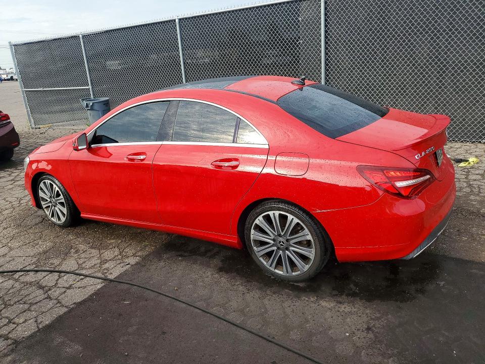 59100846 :رقم المزاد ، WDDSJ4GB5JN524808 vin ، 2018 Mercedes-benz Cla مزاد بيع
