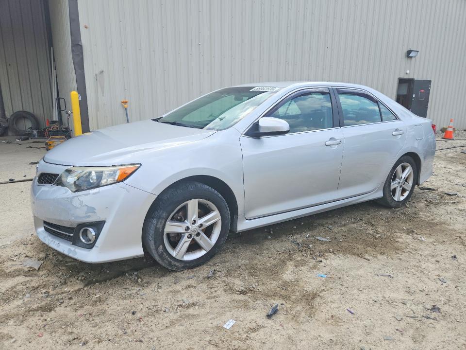 2014 Toyota Camry მანქანა იყიდება აუქციონზე, vin: 4T1BF1FK4EU372653, აუქციონის ნომერი: 56962536