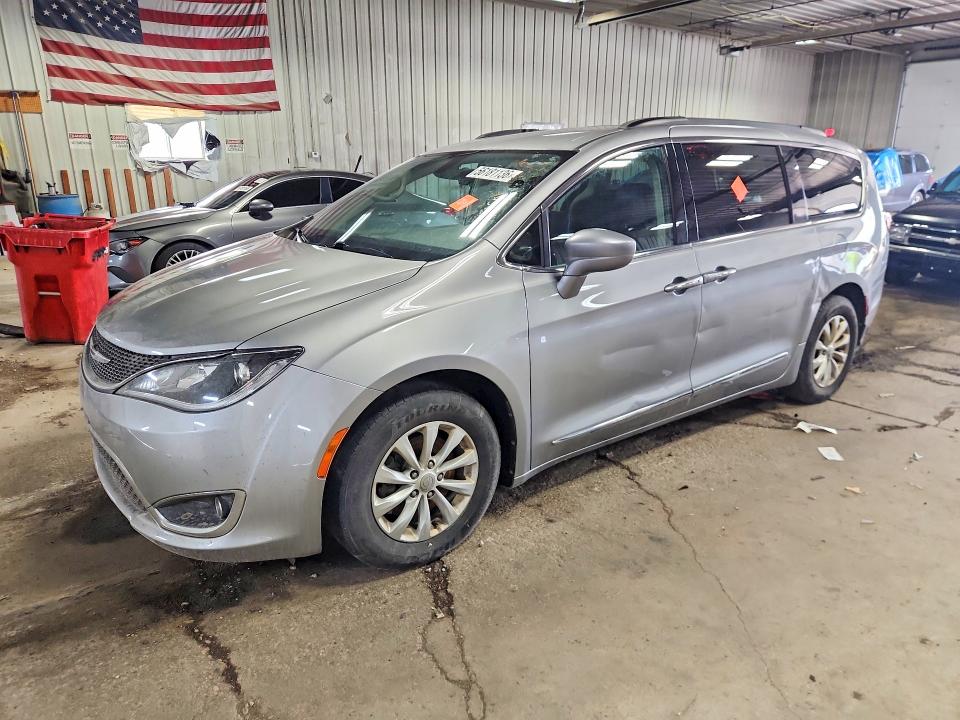 Auction sale of the 2017 Chrysler Pacifica, vin: 2C4RC1BG3HR539583, lot number: 56181136