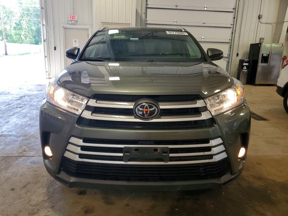55776886 :رقم المزاد ، 5TDJZRFH4KS724656 vin ، 2019 Toyota Highlander مزاد بيع