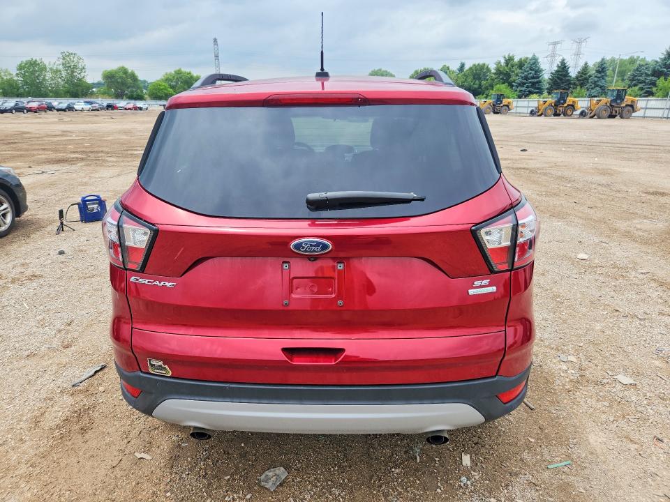 56509126 :رقم المزاد ، 1FMCU0GD7JUC32336 vin ، 2018 Ford Escape مزاد بيع