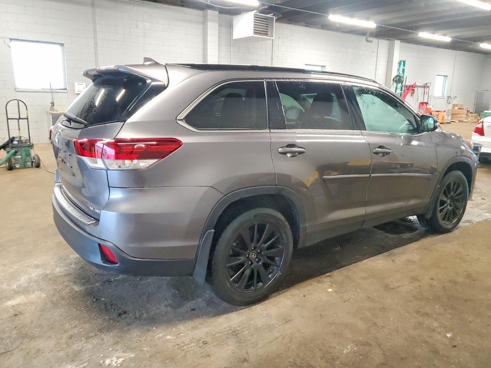 2019 Toyota Highlander მანქანა იყიდება აუქციონზე, vin: 5TDJZRFH8KS617223, აუქციონის ნომერი: 56227226