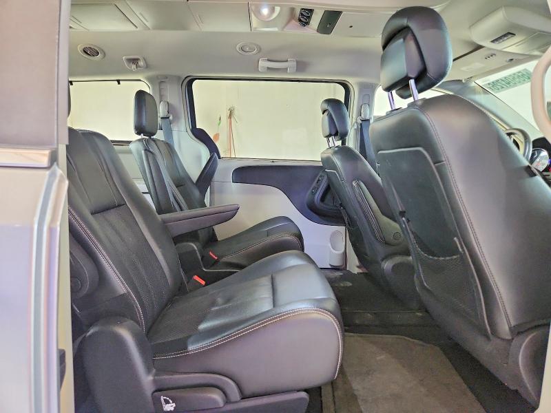 56504726 :رقم المزاد ، 2C4RC1CG4FR506488 vin ، 2015 Chrysler Town & Country مزاد بيع