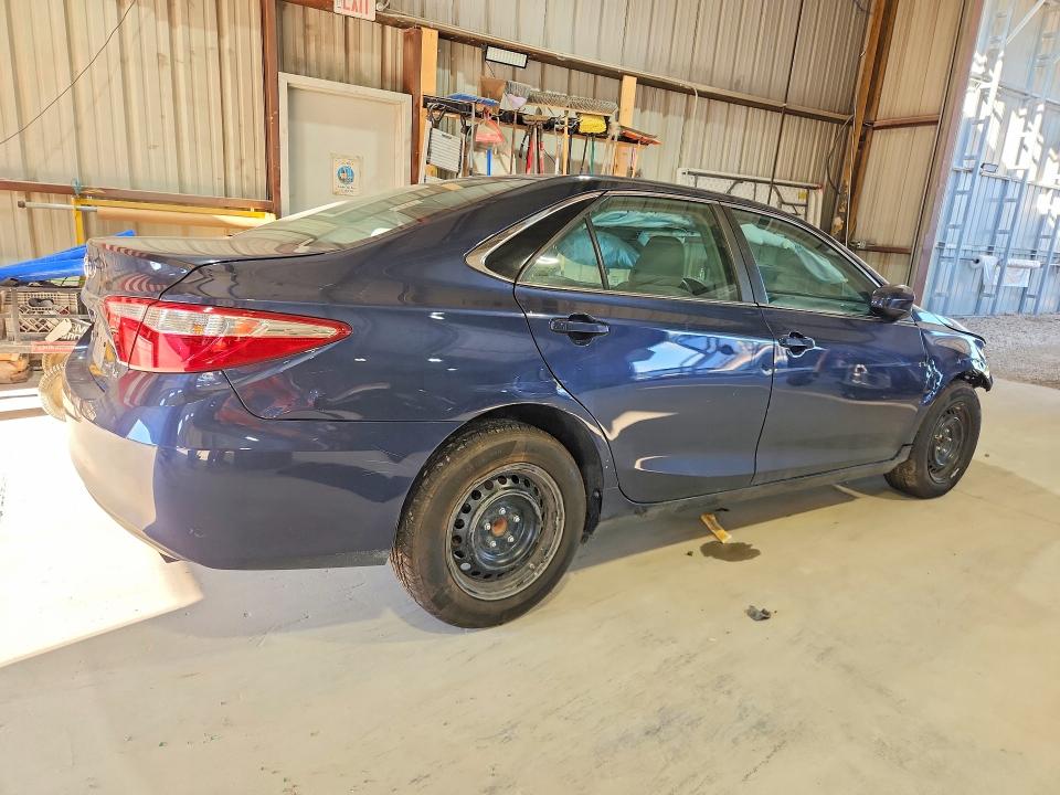57036526 :رقم المزاد ، 4T1BF1FK1HU647478 vin ، 2017 Toyota Camry مزاد بيع