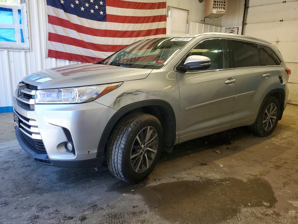 56221876 :رقم المزاد ، 5TDJZRFH1HS453774 vin ، 2017 Toyota Highlander مزاد بيع