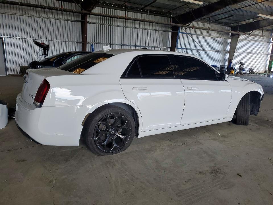 2016 Chrysler 300 მანქანა იყიდება აუქციონზე, vin: 2C3CCABG0GH156618, აუქციონის ნომერი: 57738636