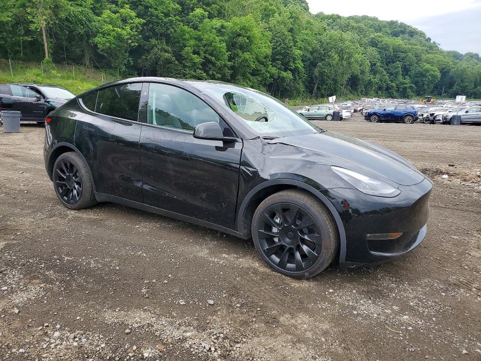 2024 Tesla Model Y მანქანა იყიდება აუქციონზე, vin: 7SAYGDEE7RA243958, აუქციონის ნომერი: 57931656