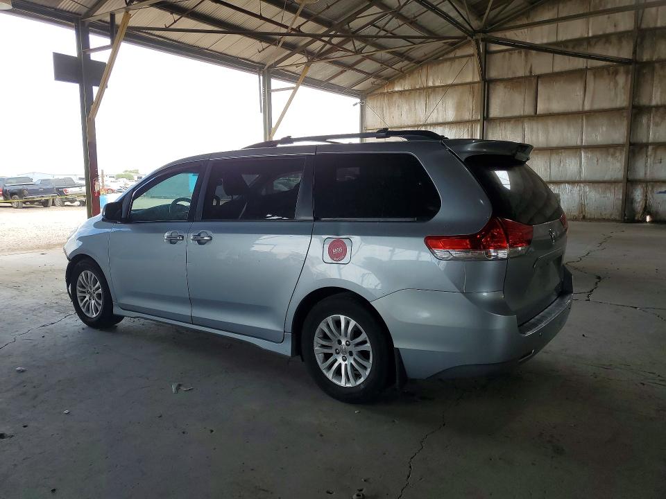 58616446 :رقم المزاد ، 5TDYK3DC8BS145466 vin ، 2011 Toyota Sienna مزاد بيع