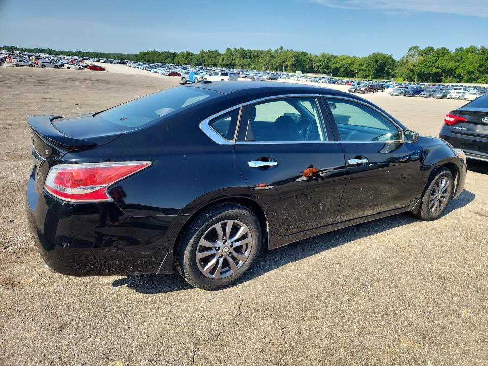 2015 Nissan Altima მანქანა იყიდება აუქციონზე, vin: 1N4AL3AP9FN916573, აუქციონის ნომერი: 59187416