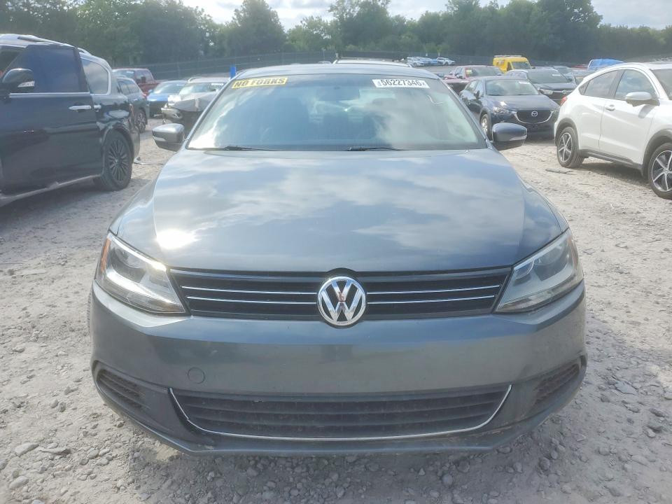 56227346 :رقم المزاد ، 3VWB17AJ5EM397101 vin ، 2014 Volkswagen Jetta مزاد بيع