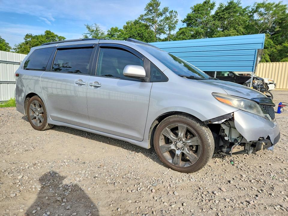 58777286 :رقم المزاد ، 5TDXK3DC2GS728019 vin ، 2016 Toyota Sienna مزاد بيع