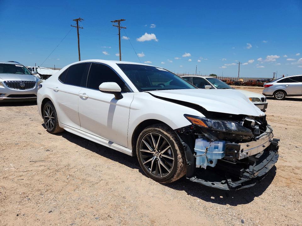 Продажа на аукционе авто 2021 Toyota Camry, vin: 4T1G11AK0MU526219, номер лота: 57235896