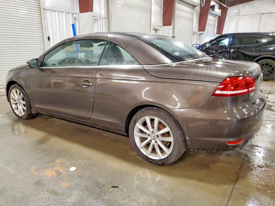 56887216 :رقم المزاد ، WVWBW8AH1DV008028 vin ، 2023 Volkswagen Eos مزاد بيع