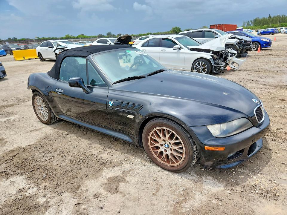 57402666 :رقم المزاد ، 4USCH3344YLF71567 vin ، 2000 Bmw Z3 مزاد بيع