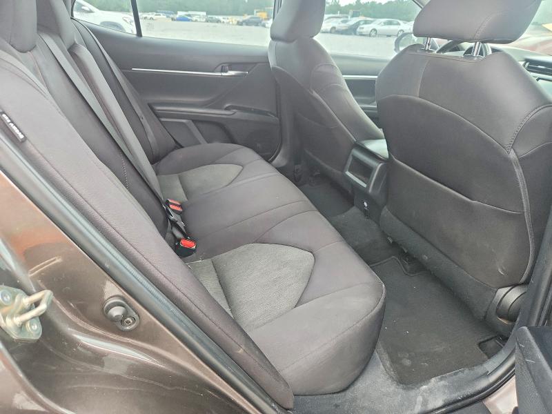58189326 :رقم المزاد ، 4T1B11HK3KU270560 vin ، 2019 Toyota Camry مزاد بيع