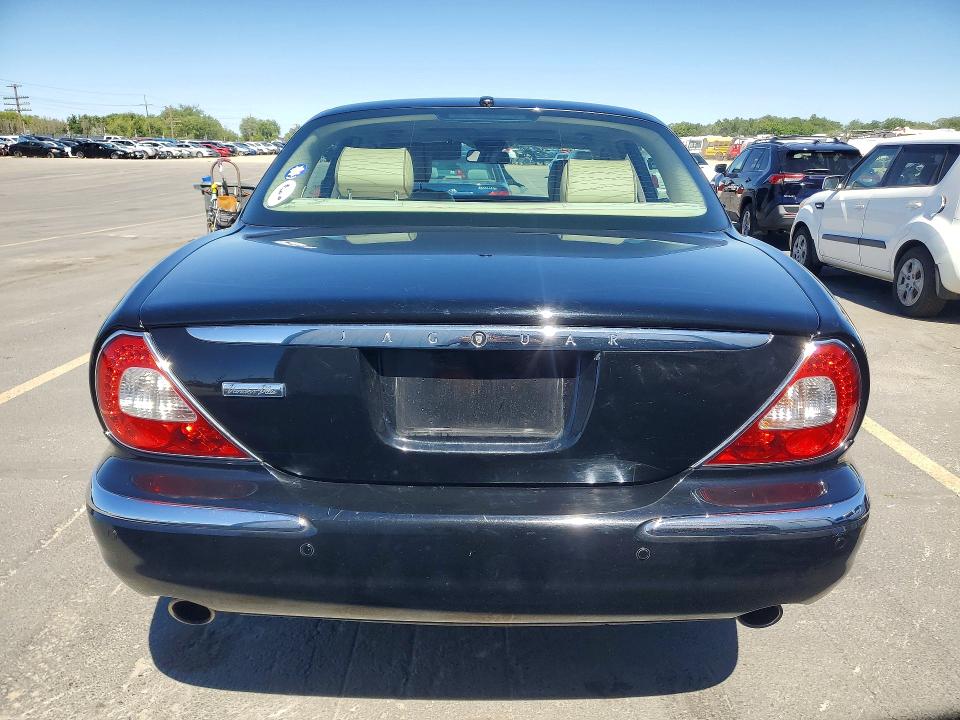 2006 Jaguar Vandenplas მანქანა იყიდება აუქციონზე, vin: SAJWA82B56SH11196, აუქციონის ნომერი: 57055046