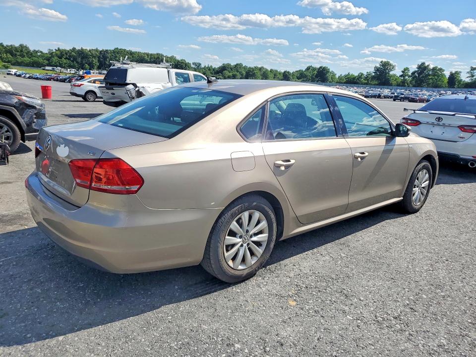 58956646 :رقم المزاد ، 1VWAT7A34FC101379 vin ، 2015 Volkswagen Passat مزاد بيع