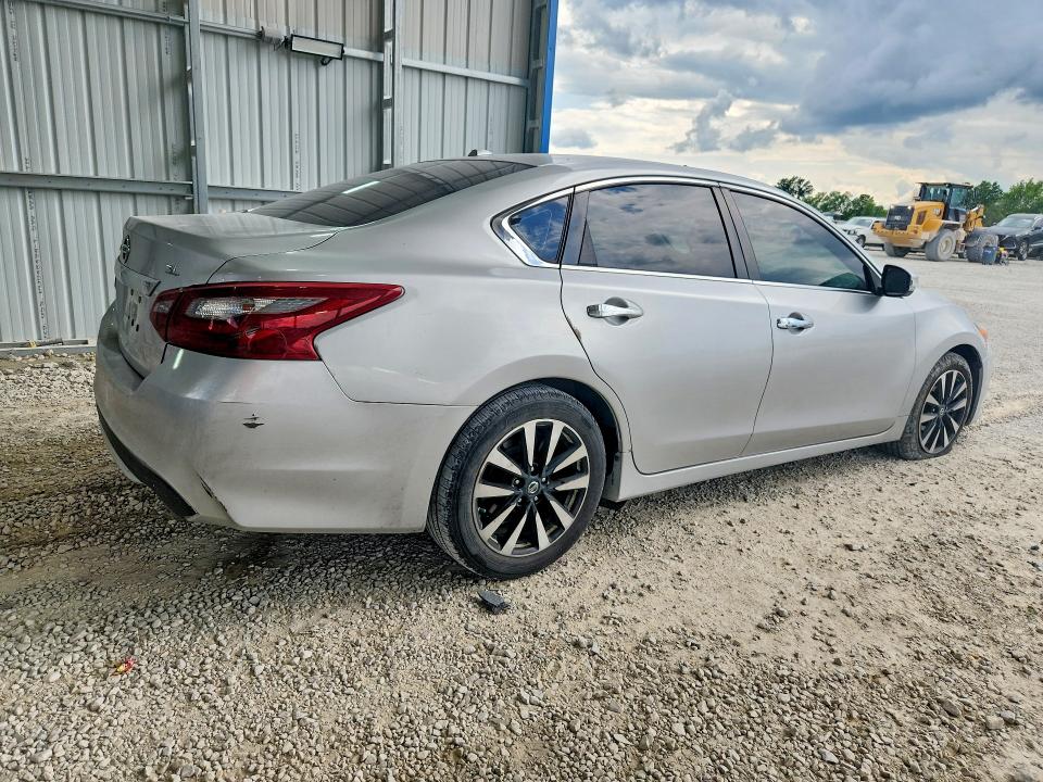 Продаж на аукціоні авто 2018 Nissan Altima, vin: 1N4AL3AP4JC249321, номер лоту: 56063816