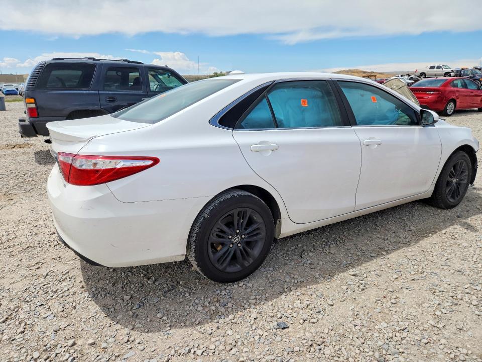 59345726 :رقم المزاد ، 4T1BF1FK9FU897340 vin ، 2015 Toyota Camry مزاد بيع