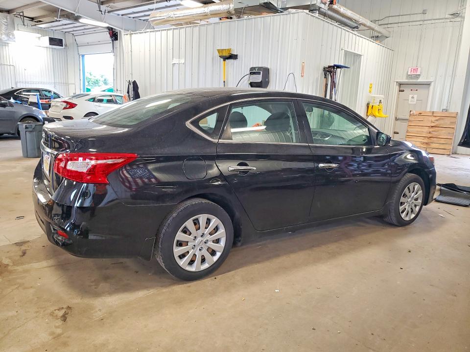 2018 Nissan Sentra მანქანა იყიდება აუქციონზე, vin: 3N1AB7AP5JY323263, აუქციონის ნომერი: 56093666