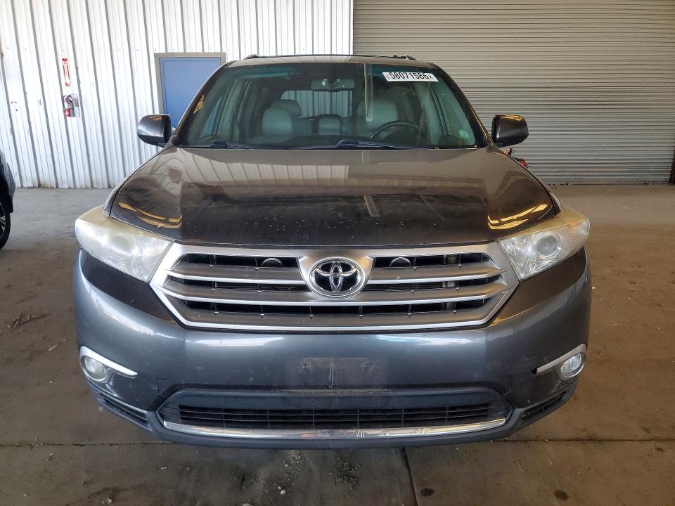 58071586 :رقم المزاد ، 5TDBK3EH9BS065707 vin ، 2011 Toyota Highlander مزاد بيع