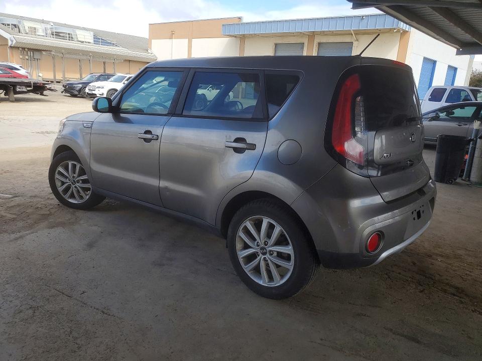 59103526 :رقم المزاد ، KNDJP3A5XJ7577011 vin ، 2018 Kia Soul مزاد بيع