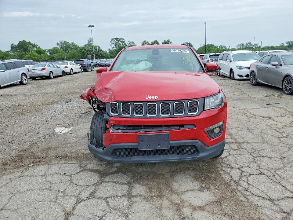 56530206 :رقم المزاد ، 3C4NJDBB7JT366180 vin ، 2018 Jeep Compass مزاد بيع
