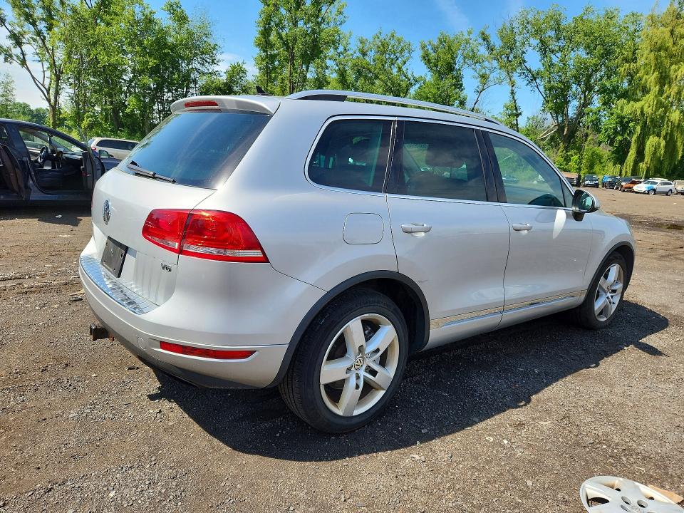 2012 Volkswagen Touareg მანქანა იყიდება აუქციონზე, vin: WVGEF9BP3CD010632, აუქციონის ნომერი: 57697666