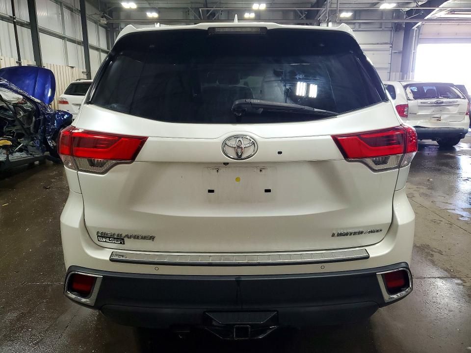 Продаж на аукціоні авто 2018 Toyota Highlander, vin: 5TDDZRFH6JS814080, номер лоту: 58013536